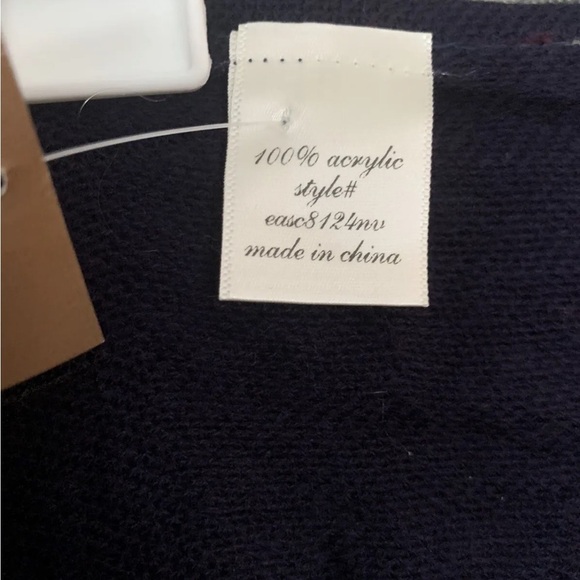 Francesca’s Navy Plaid Wrap/Scarf NWT - Picture 4 of 5